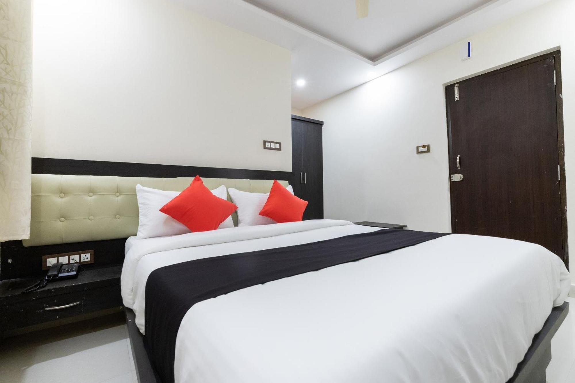 Capital O Regal Suites Bangalore Eksteriør bilde