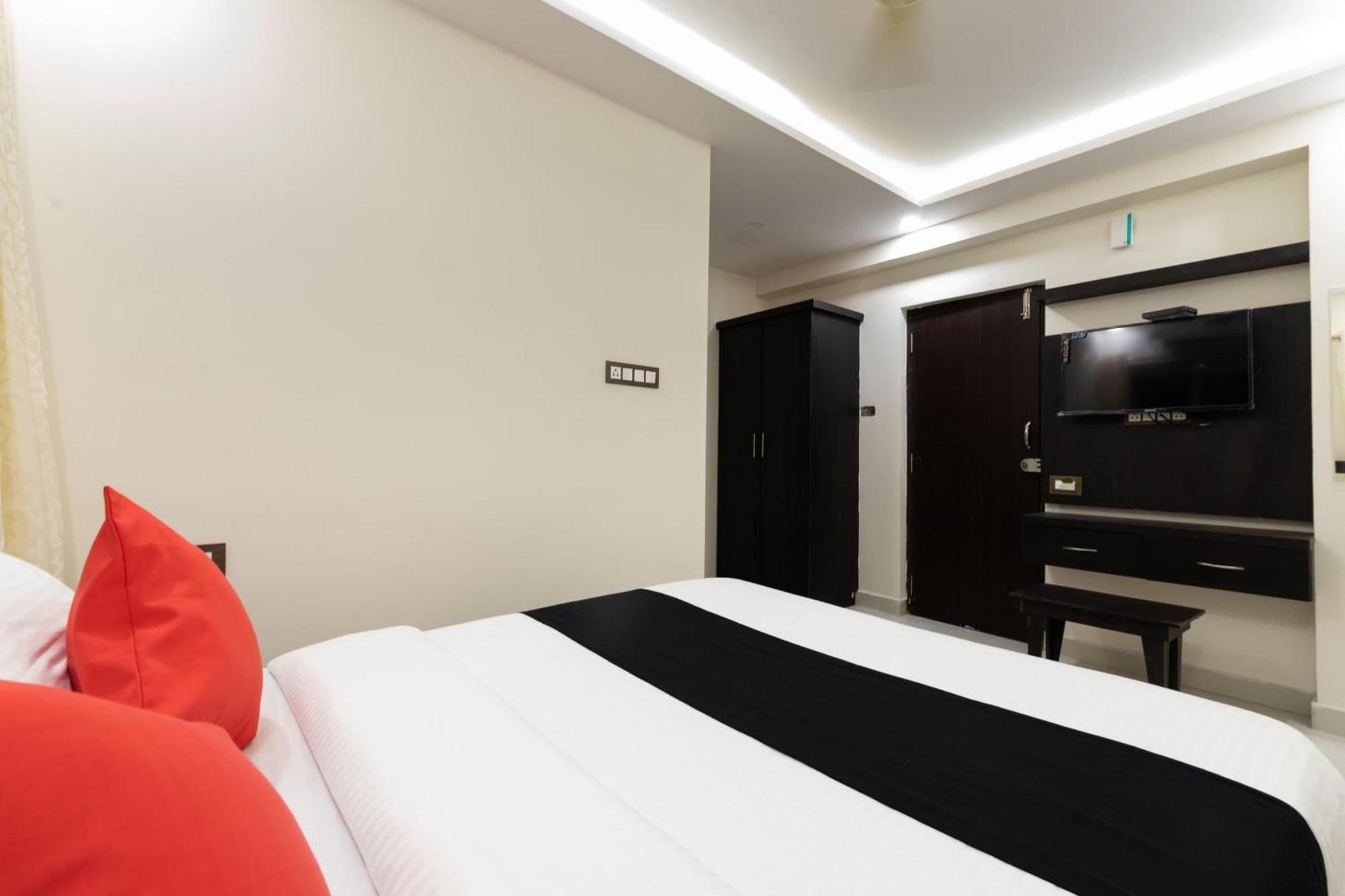 Capital O Regal Suites Bangalore Eksteriør bilde